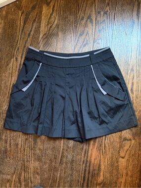 ERAL Black Pleated TennisSkort with Contrast Trim